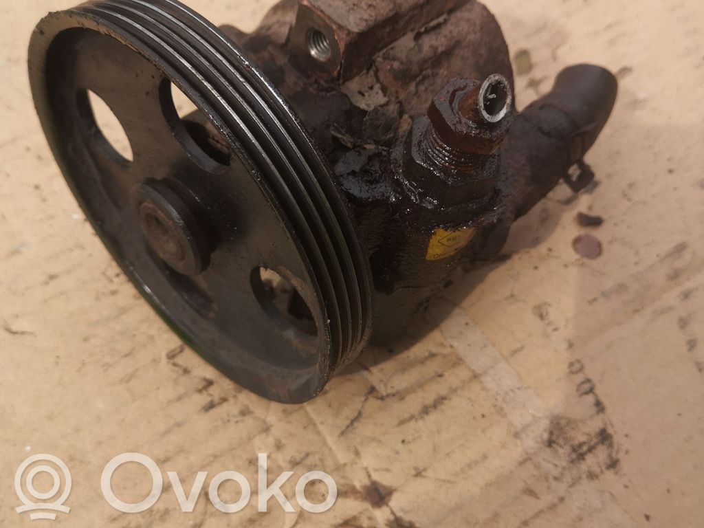 Renault Clio II Power steering pump 