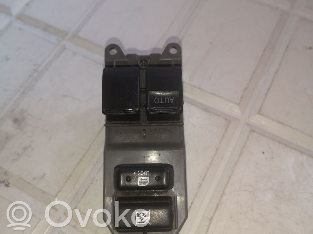 Toyota Yaris Electric window control switch 