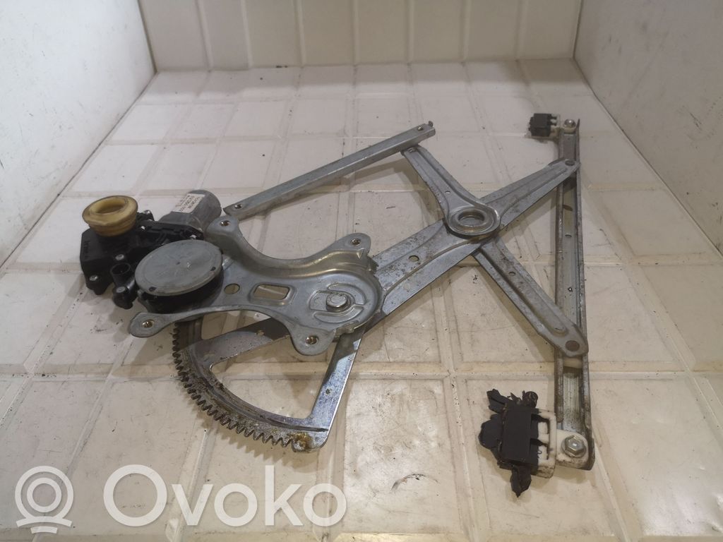 Toyota Corolla Verso E121 Elektryczny podnośnik szyby drzwi tylnych 