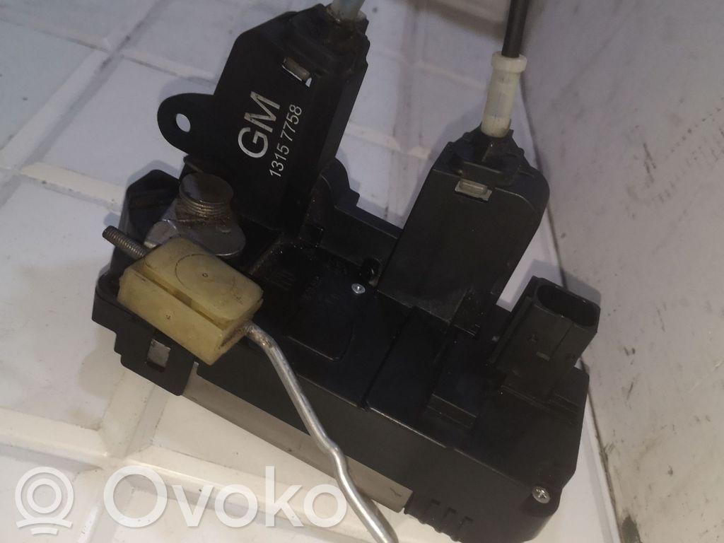 Opel Vectra C Takaoven lukko 