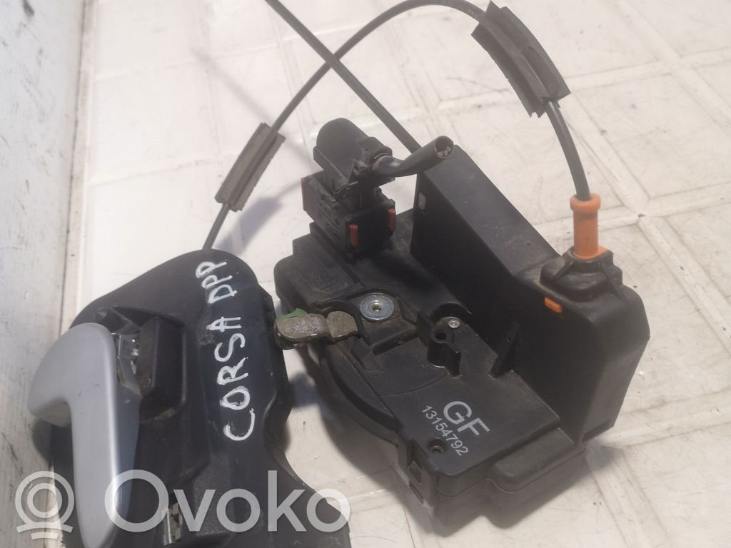 Opel Corsa C Front door lock 