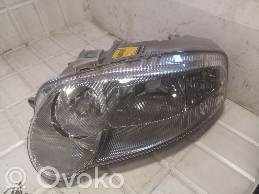 Alfa Romeo 147 Faro/fanale 