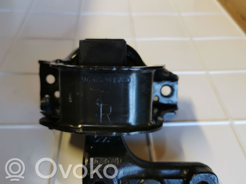 Citroen C3 Engine mount bracket 