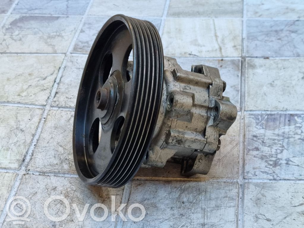 Peugeot 406 Ohjaustehostimen pumppu 