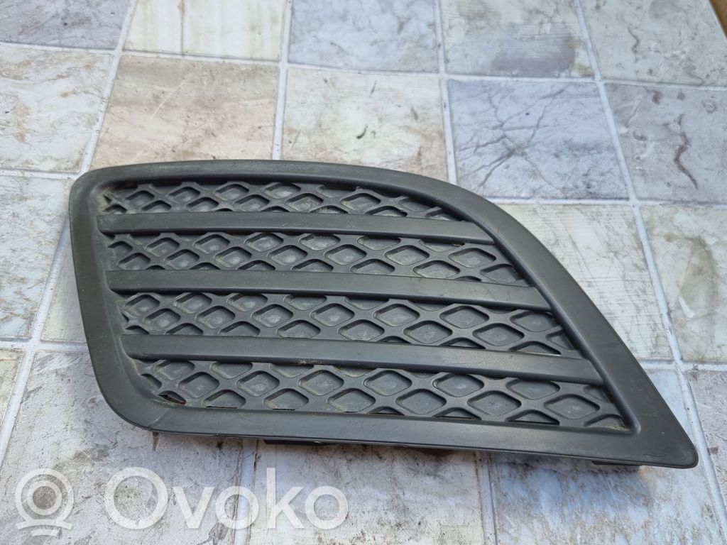 Ford Fiesta Grotelės apatinės (trijų dalių) 