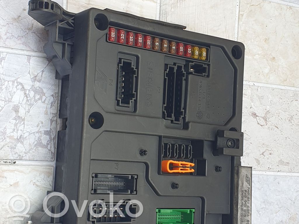 Ford Galaxy Fuse module 