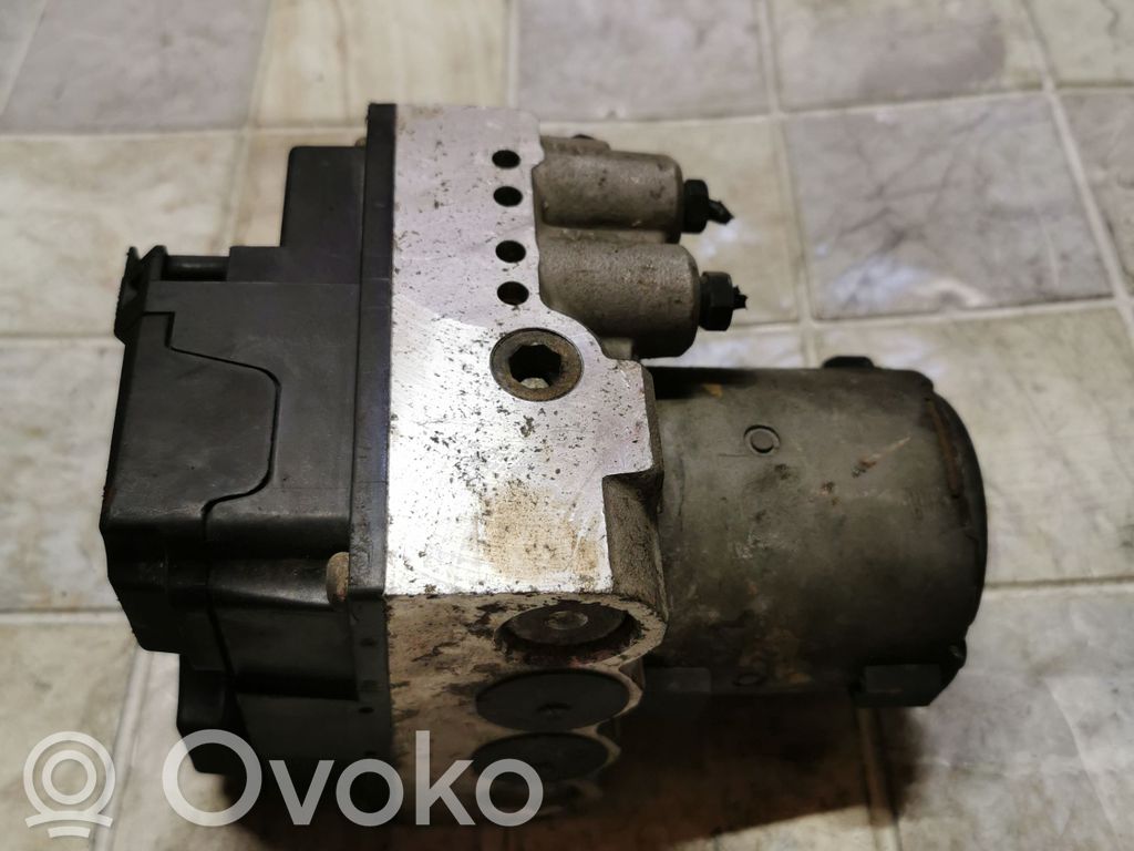 Audi A4 S4 B5 8D ABS-pumppu 