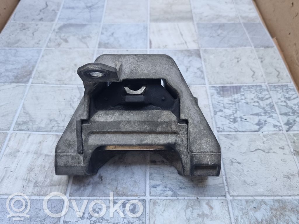 Opel Vectra C Engine mount bracket 