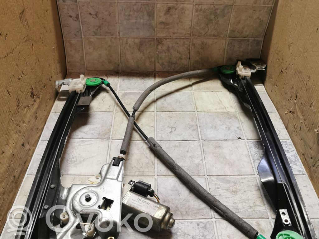 Ford Focus Front door window regulator with motor 