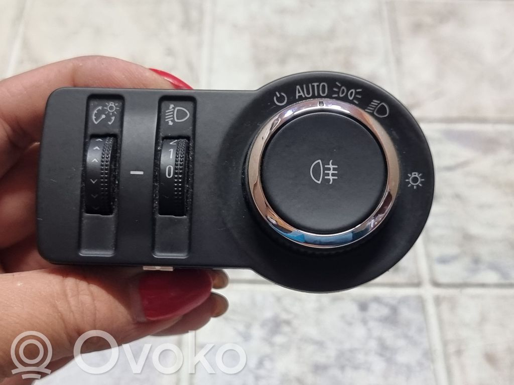 Opel Insignia A Light switch 