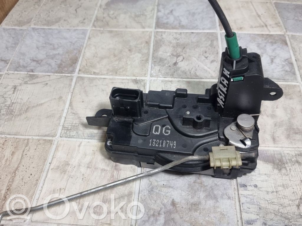 Opel Astra H Front door lock 
