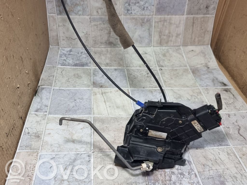 Mazda 5 Front door lock 