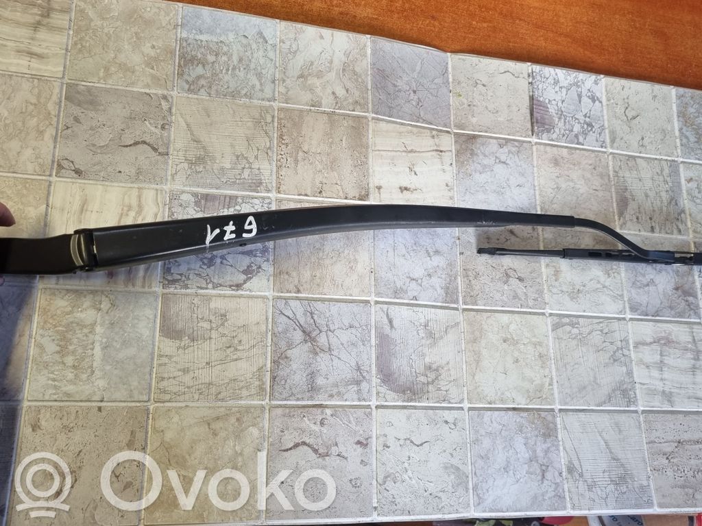 Toyota RAV 4 (XA30) Front wiper blade arm 