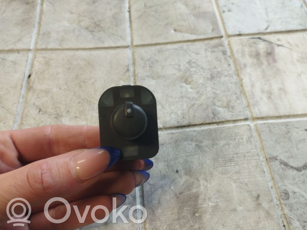 Volkswagen Phaeton Wing mirror switch 