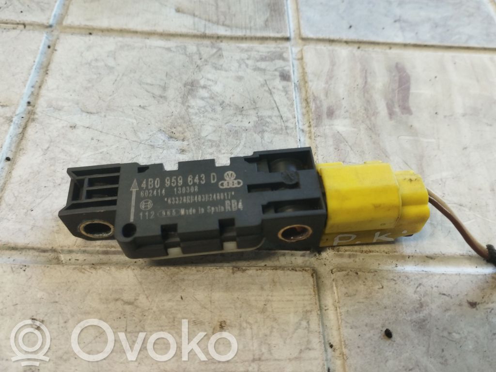 Audi A3 S3 8P Airbagsensor Crashsensor Drucksensor 
