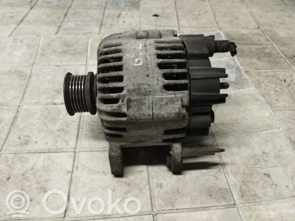 Volkswagen Golf V Generatorius 