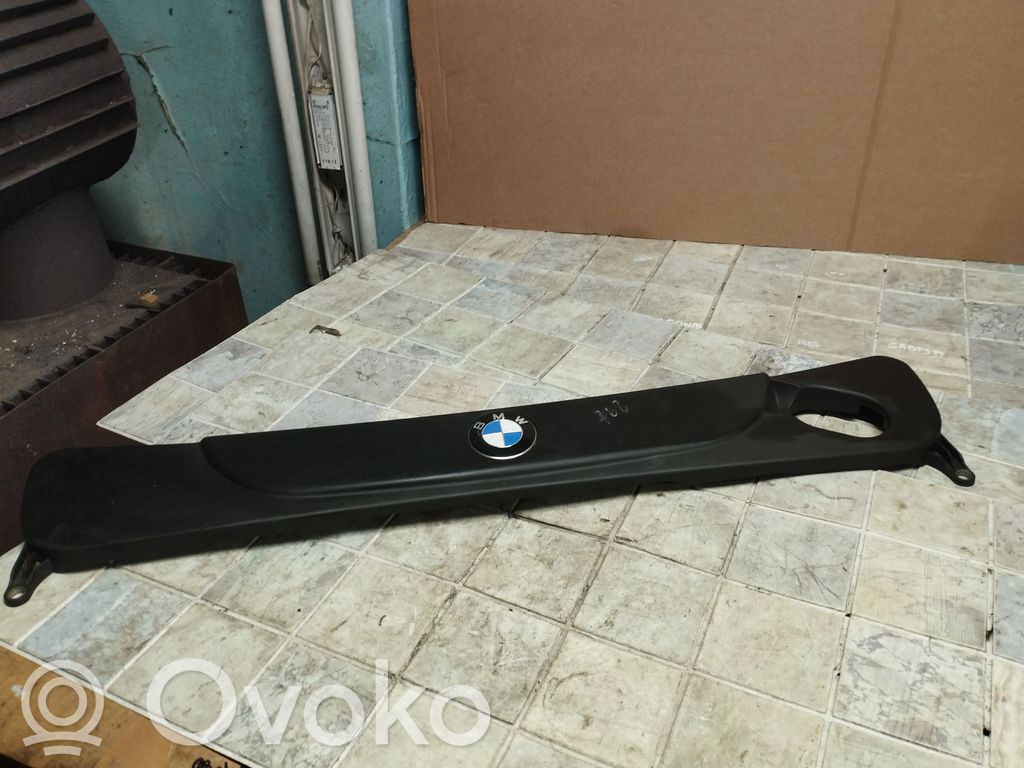 BMW 5 E60 E61 Variklio dangtis (apdaila) 