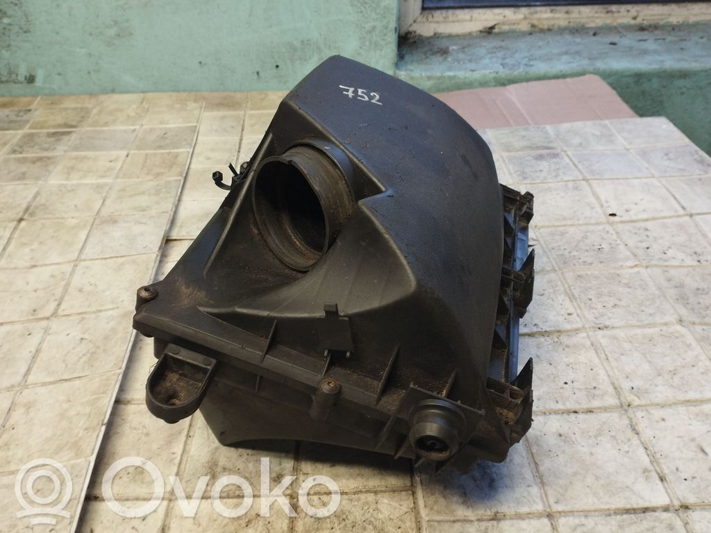 Opel Vectra C Caja del filtro de aire 