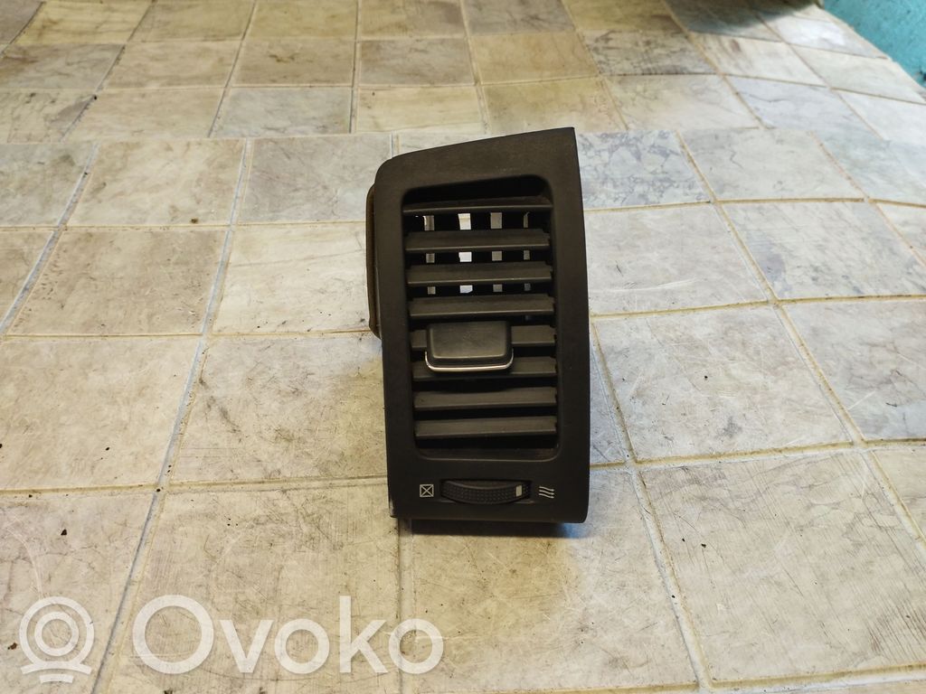 Toyota Corolla Verso E121 Copertura griglia di ventilazione laterale cruscotto 