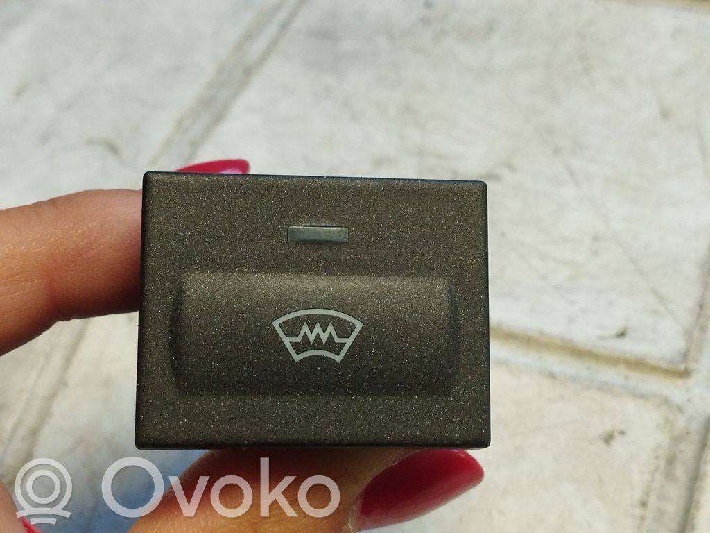 Ford Focus Windscreen/window heater switch 