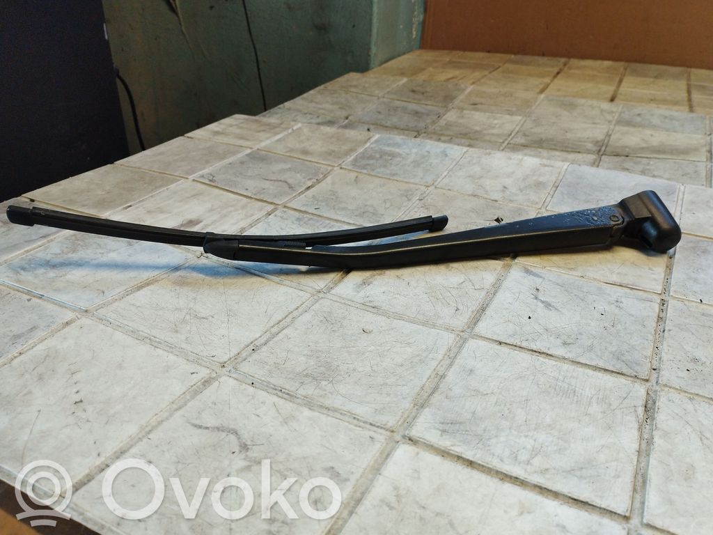 BMW 1 E81 E87 Rear wiper blade arm 