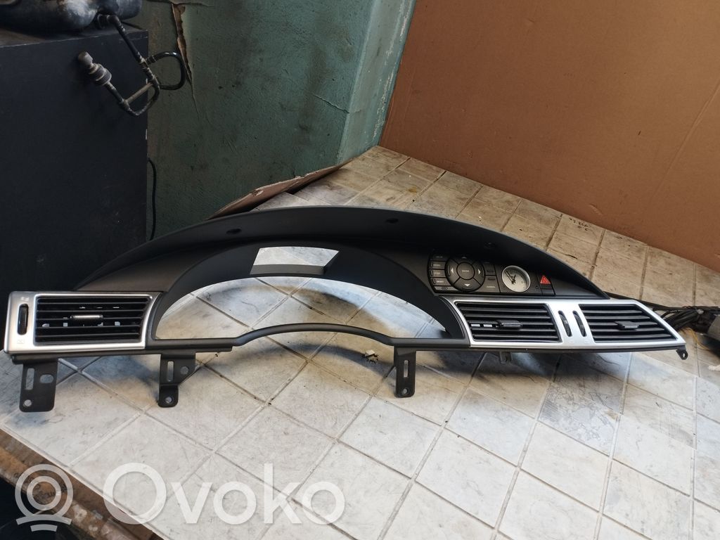 Chrysler Pacifica Dashboard center trim panel 