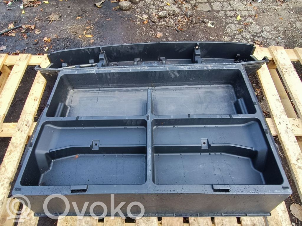 Toyota Corolla Verso AR10 Daiktadėžė bagažinėje 