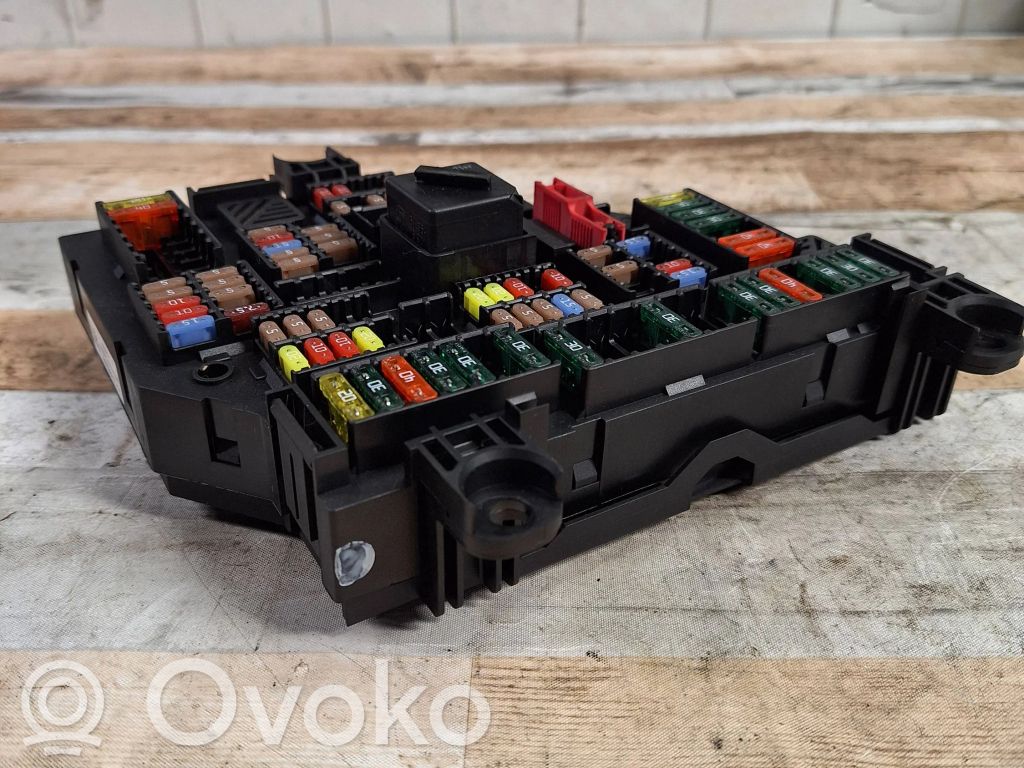 BMW 7 F01 F02 F03 F04 Fuse module 