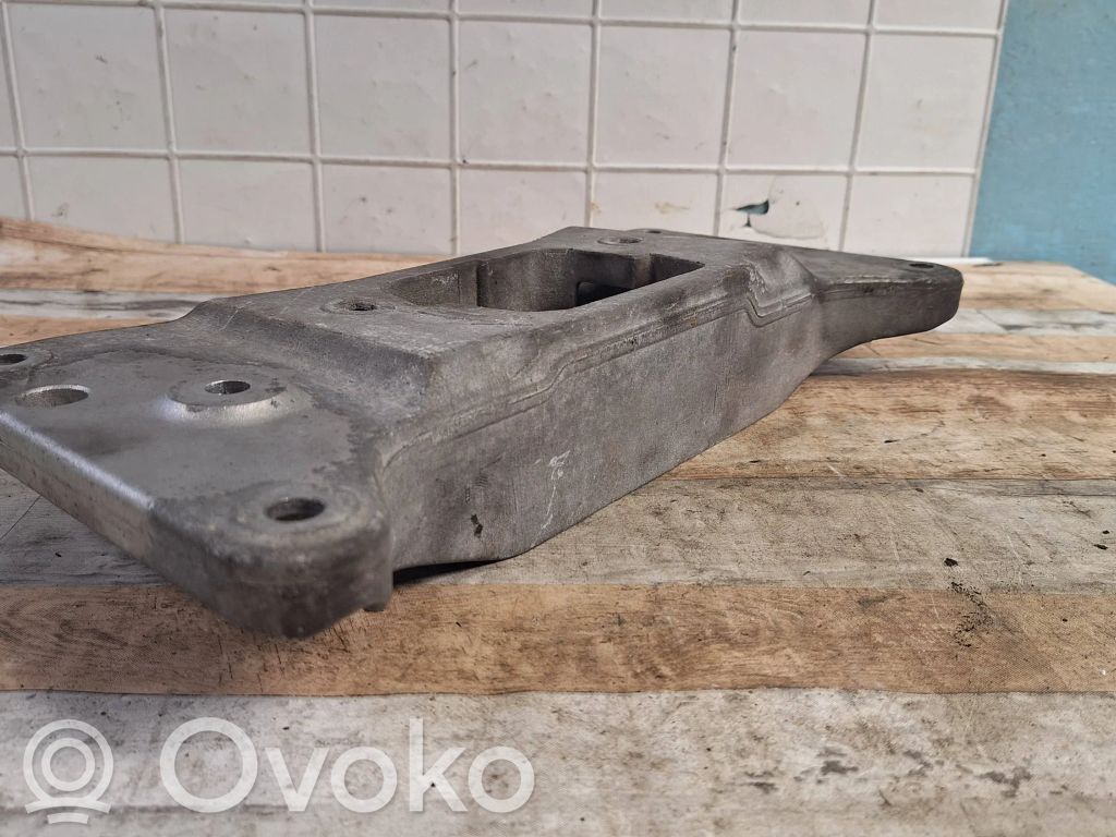 BMW 5 F10 F11 Pārnesumkārbas stiprinājuma kronšteins 