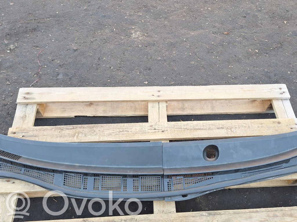 Mazda 5 Wiper trim 