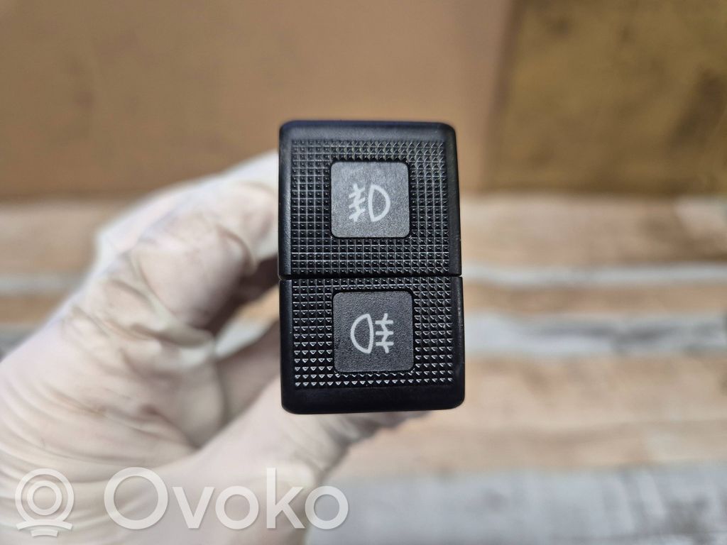 Fog light switch