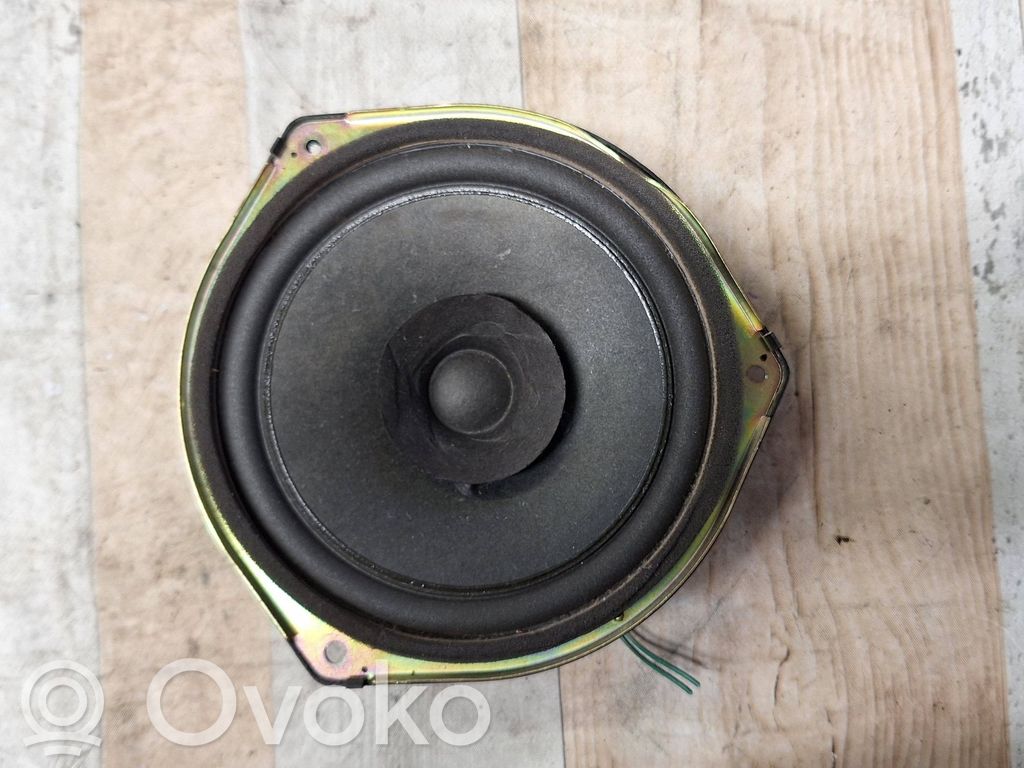 Mazda Premacy Enceinte de porte arrière 