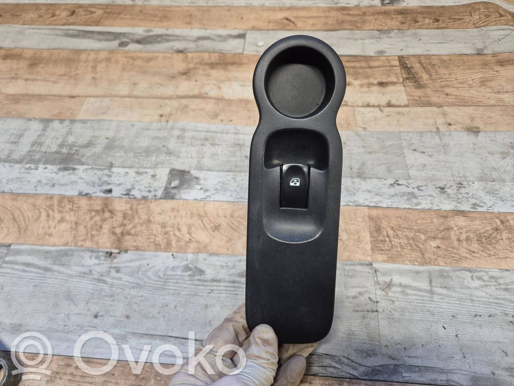 Renault Modus Electric window control switch 