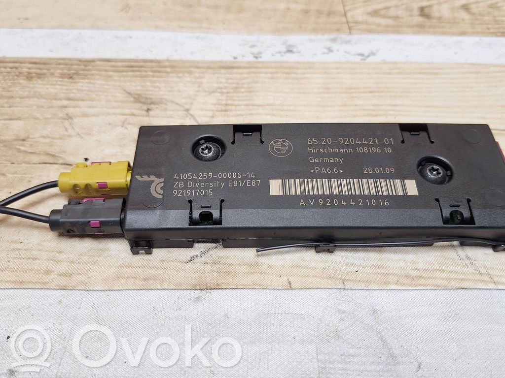 BMW 1 E81 E87 Antenos stiprintuvas 
