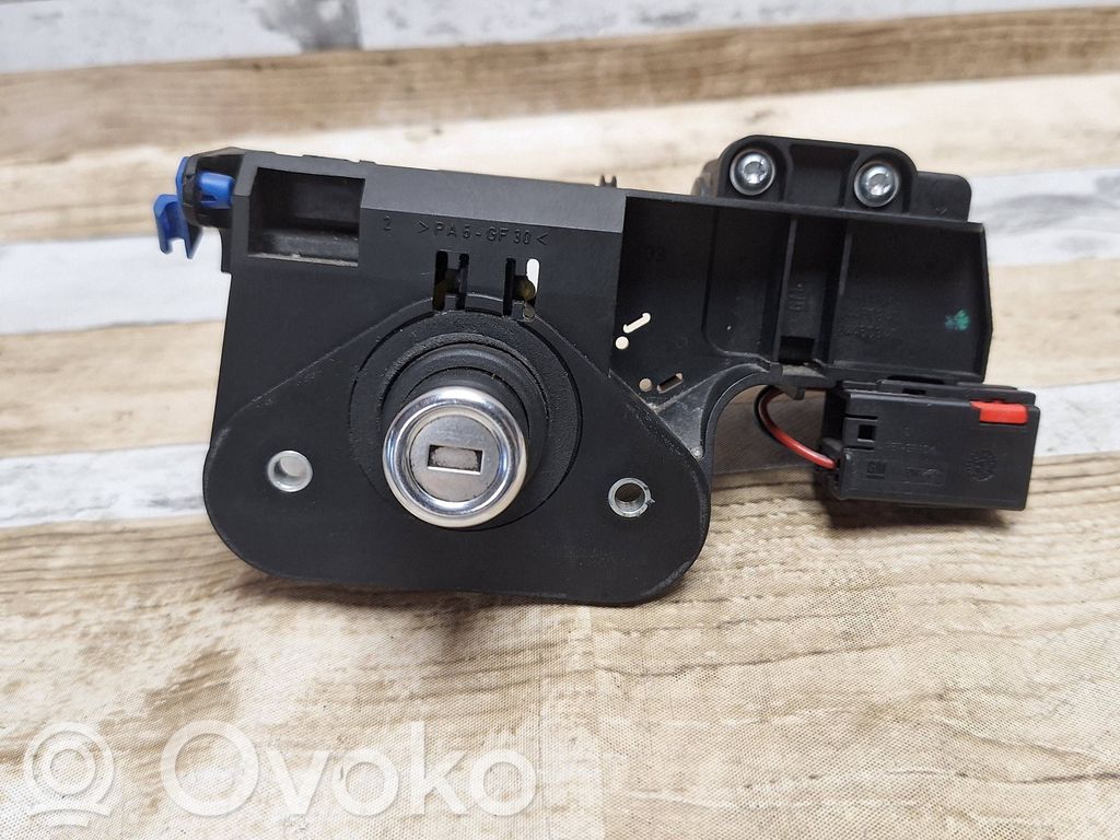 Opel Meriva A Zamek tylnej klapy bagażnika 