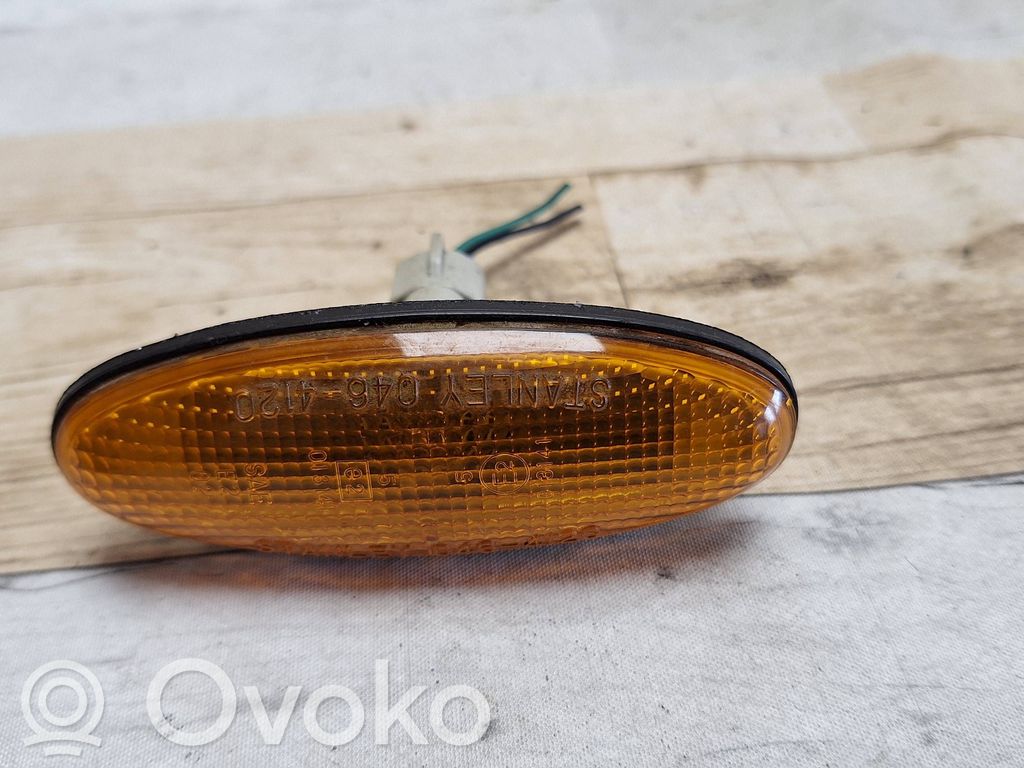 Mazda Premacy Front fender indicator light 