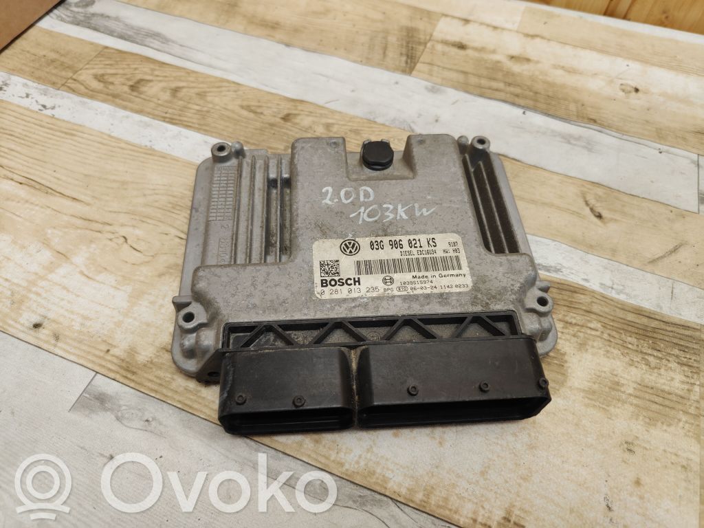 Volkswagen Golf V Engine control unit/module 