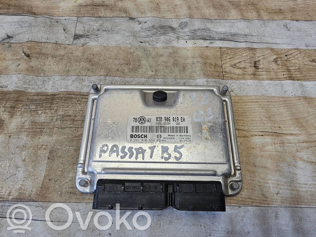 Volkswagen PASSAT B5.5 Engine control unit/module 