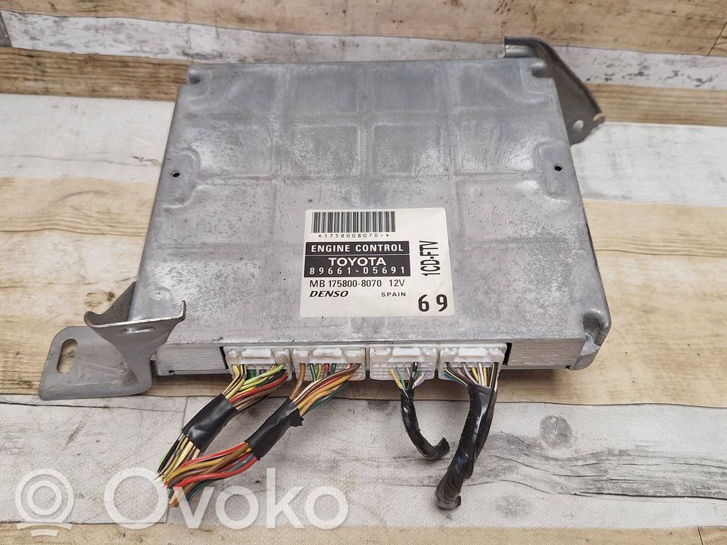 Toyota Avensis T250 Engine control unit/module 
