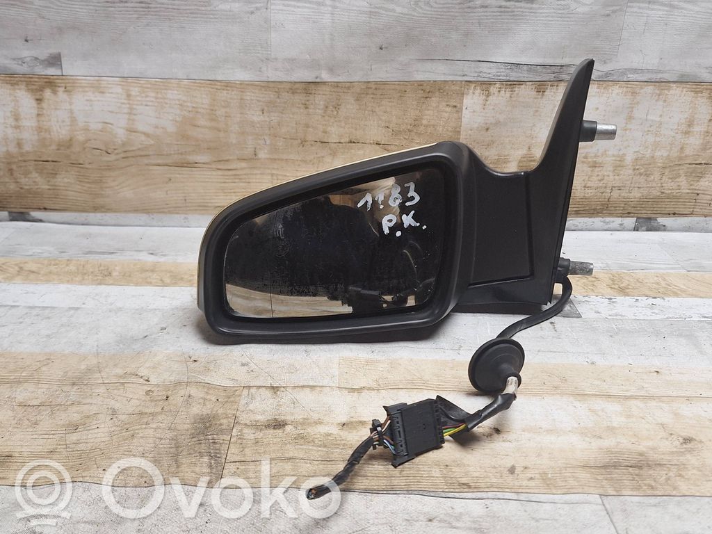 Opel Zafira B Elektryczne lusterko boczne drzwi przednich 