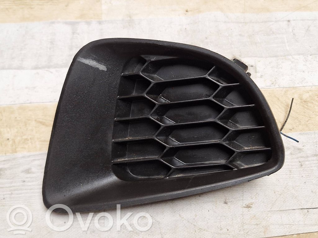Mazda 2 Apakšējais režģis (trīsdaļīgs) 
