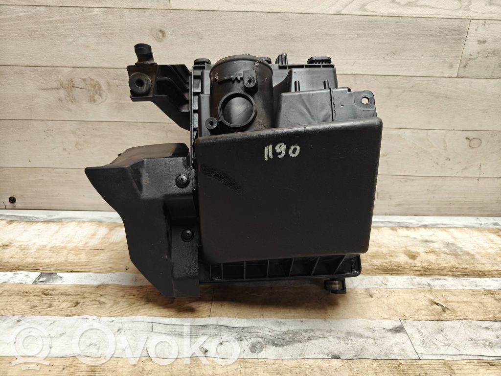 Mazda 5 Air filter box 