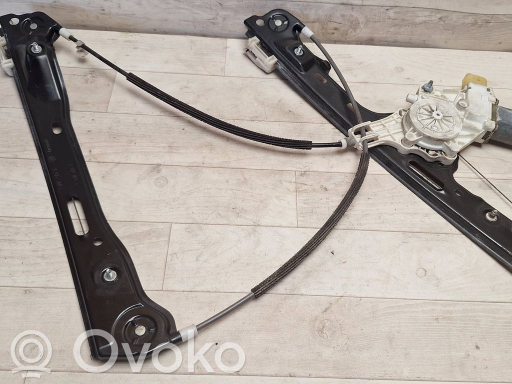 BMW 1 E81 E87 Front door window regulator with motor 