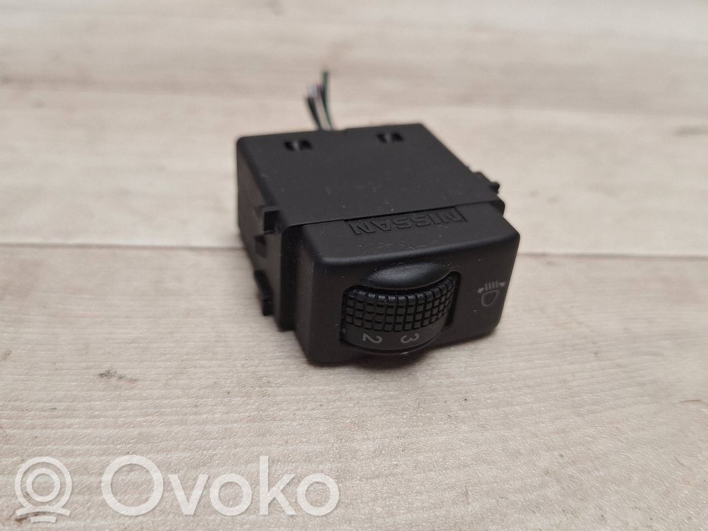 Nissan Note (E11) Headlight level height control switch 