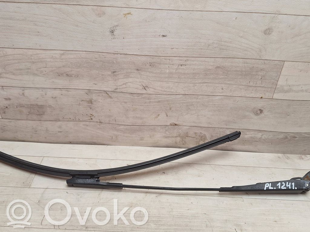 Opel Corsa D Priekšējā loga tīrītāja kājiņa 