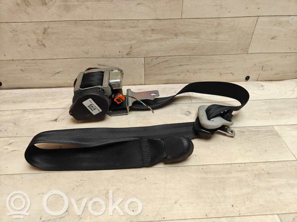 Mazda 3 II Front seatbelt 