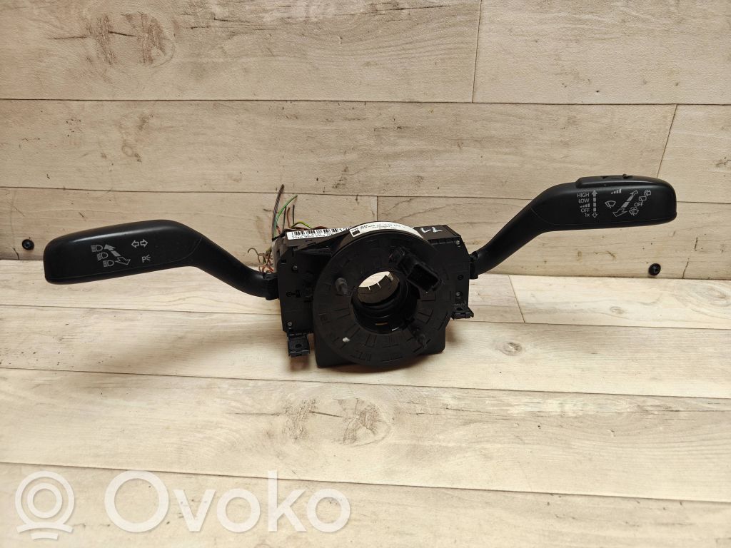 Seat Ibiza IV (6J,6P) Interruptor/palanca de limpiador de luz de giro 