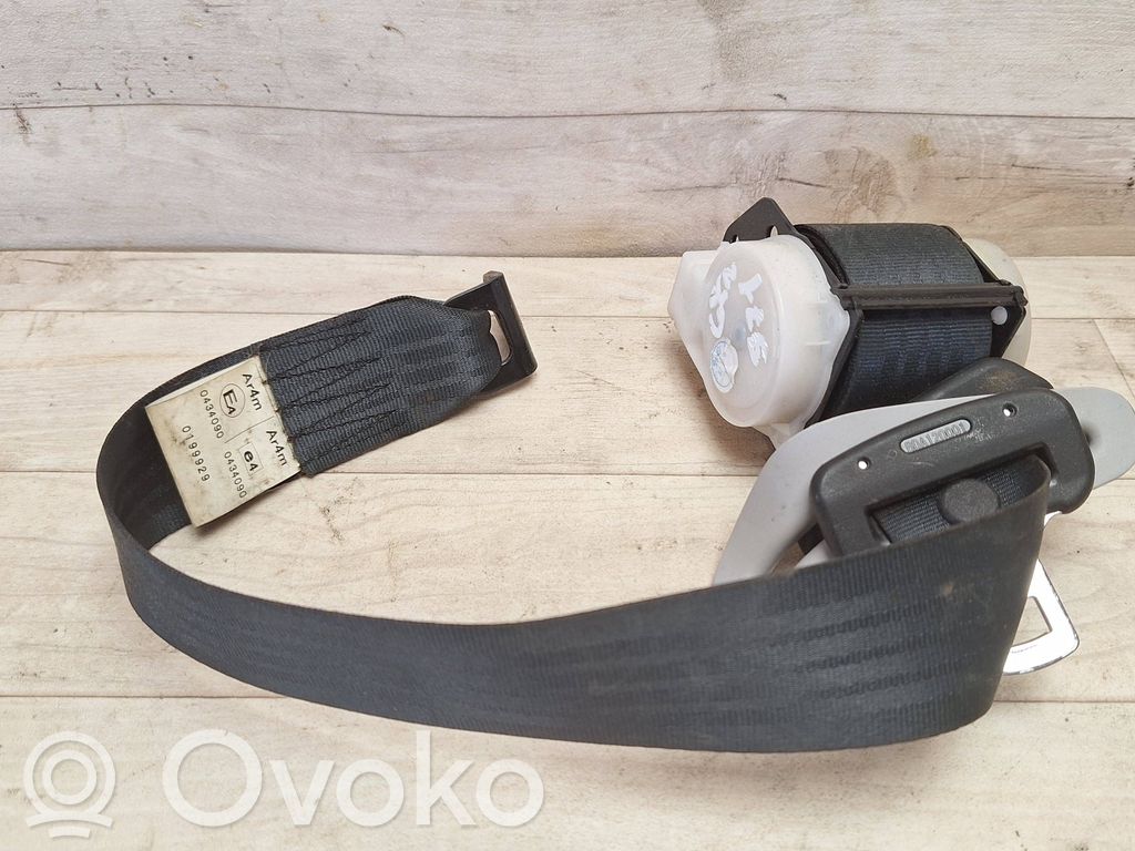 Mazda 5 Kolmannen istuinrivin turvavyö 