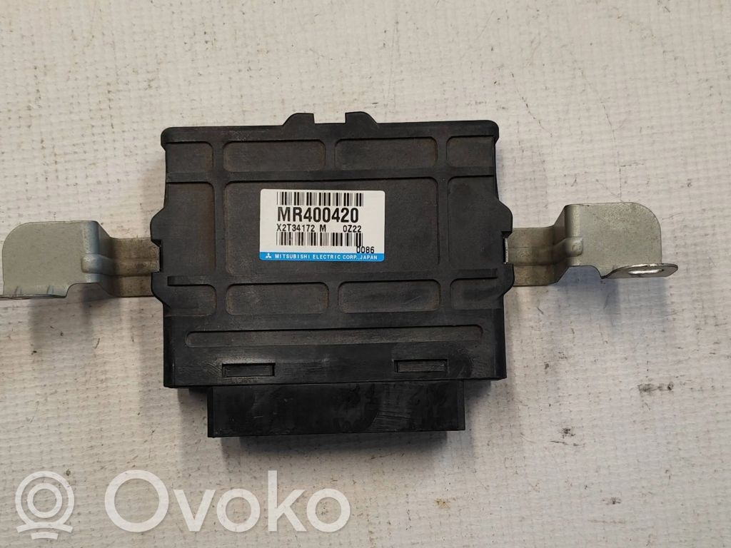 Mitsubishi Pajero ABS-ohjainlaite/moduuli 