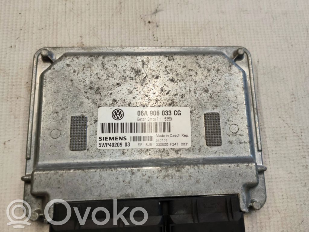 Volkswagen Touran I Engine control unit/module 
